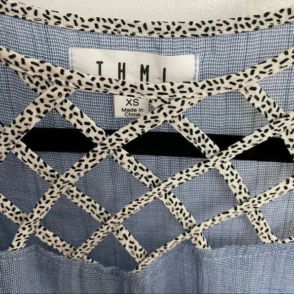 THML Sleeveless Criss Cross Chambray Tank Top - Picture 3 of 3